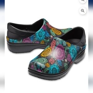 CrocsWomens Neria Pro II Printed Comfort Non Slip Work/ Outdoor Colorful Clogs 7